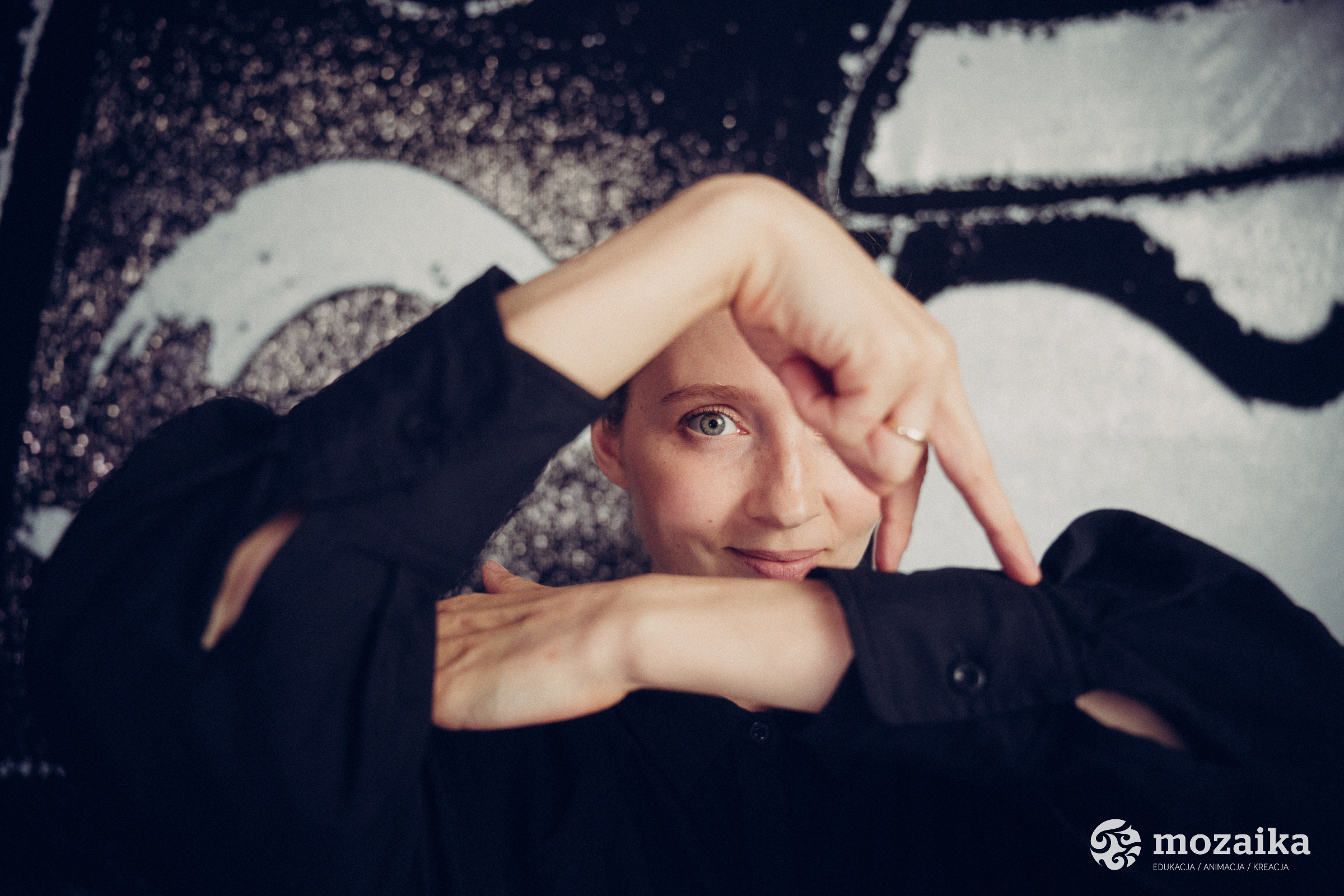 2025_Mozaika_bieli-i-czerni_09-10-25_JanBillert_mniejsze_logotyp_060