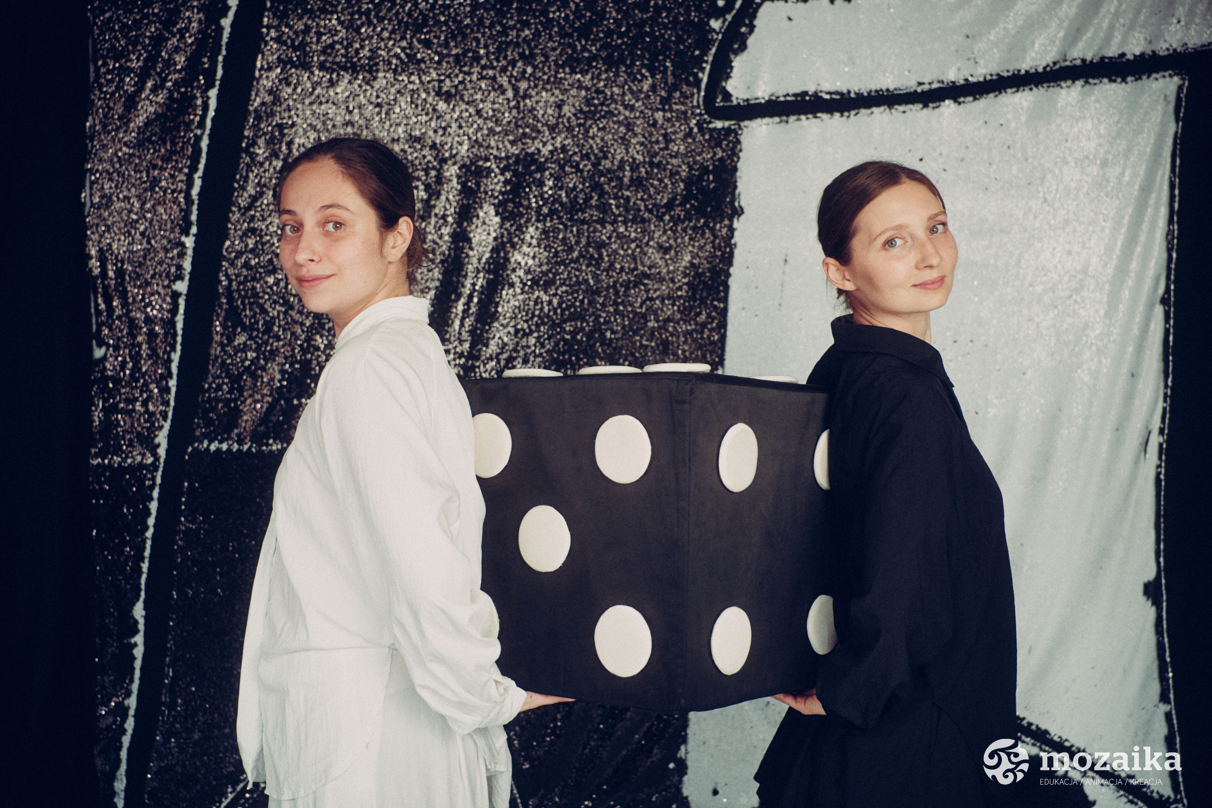 2025_Mozaika_bieli-i-czerni_09-10-25_JanBillert_mniejsze_logotyp_083